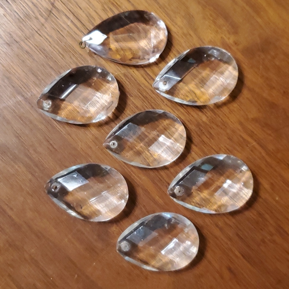 Vintage Teardrop Lamp Crystal's
